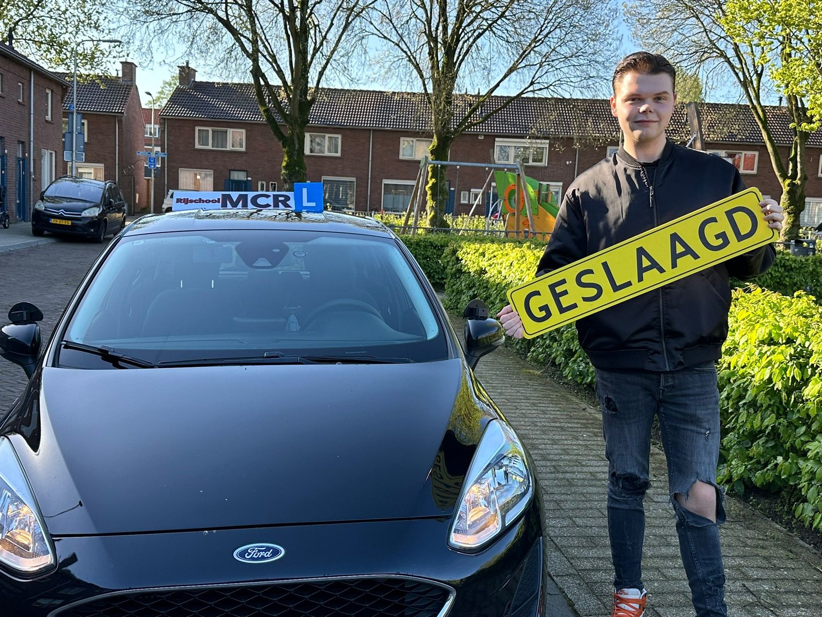Geslaagd bij Rijschool MCR